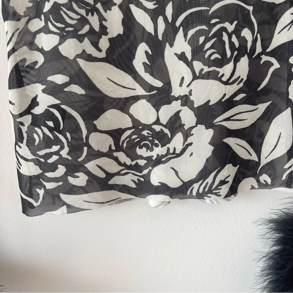 ❌SOLD❌Afrm x Revolve Miki Black Noir Rose Mesh turtleneck top with faux fur cuff - Picture 5 of 12